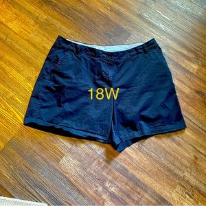Crown & Ivy Navy Blue shorts Size 18.
